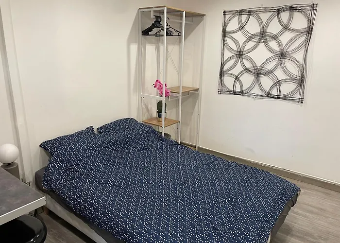 Champs Elysees Apartment *